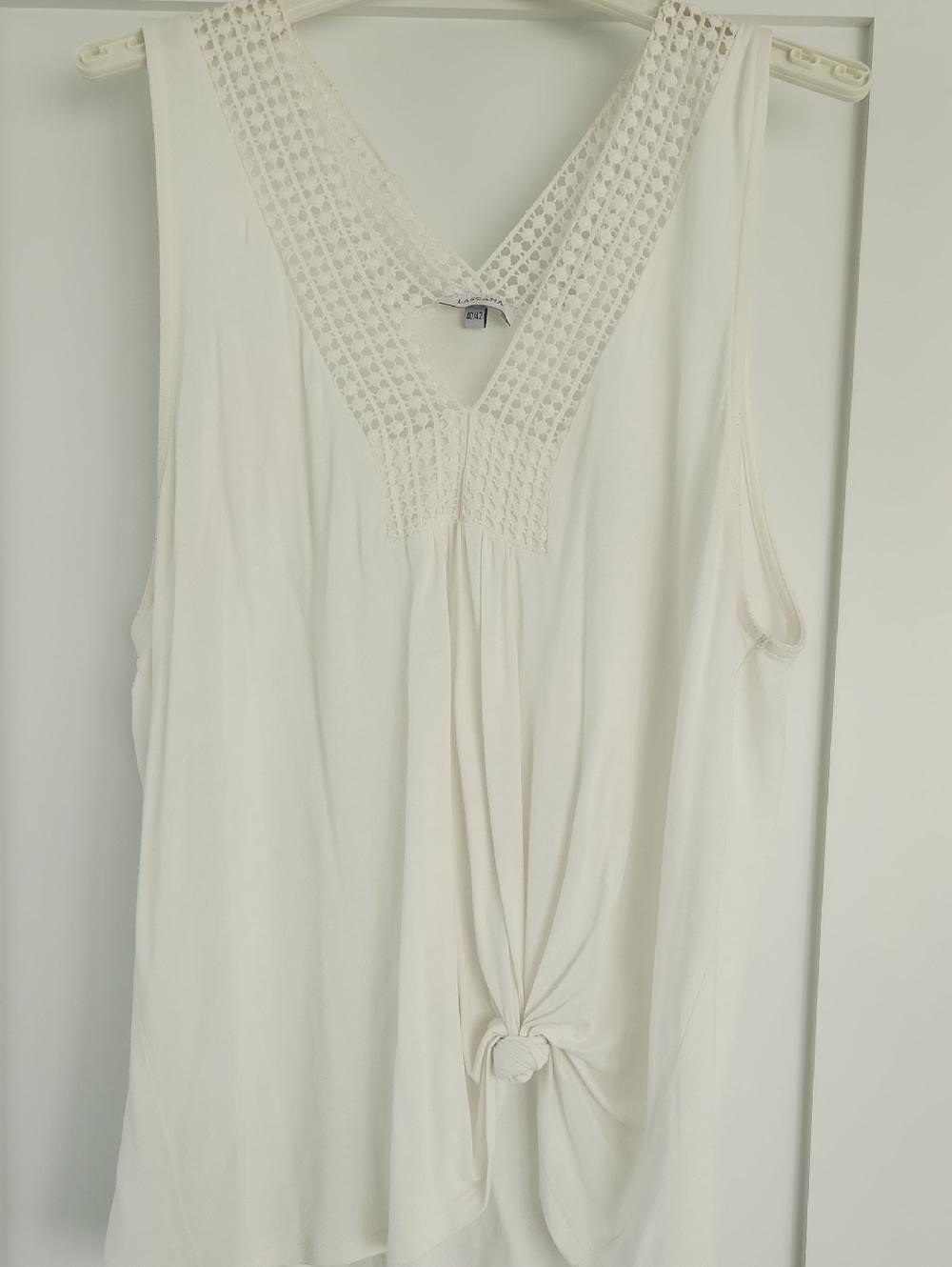 Crochet Trim V-Neck Knot Front Women's Tank Top - Cream
